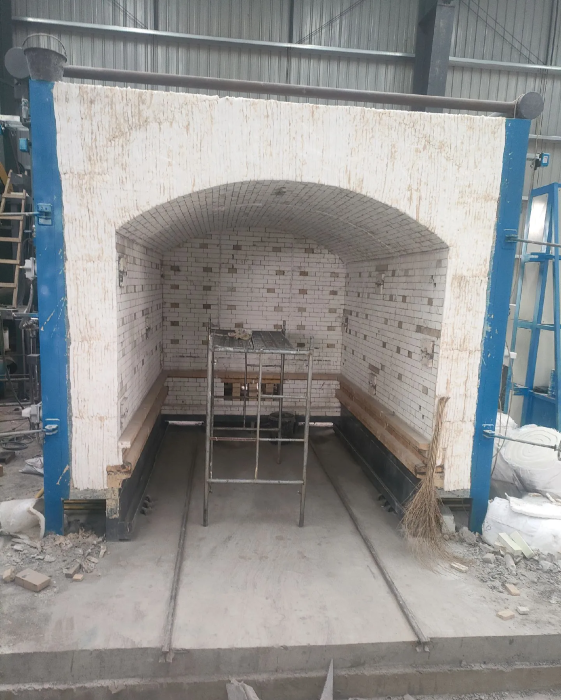 Second-hand 353.15 cu. ft.  shuttle kiln for sintering high-grade refractory products