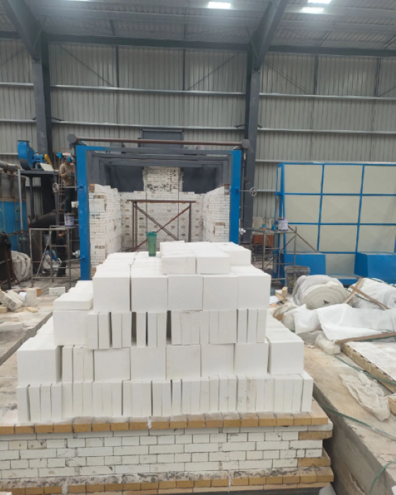 Second-hand 353.15 cu. ft.  shuttle kiln for sintering high-grade refractory products