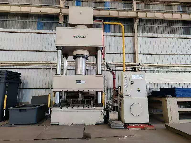 Used 630-Ton Hydraulic Press