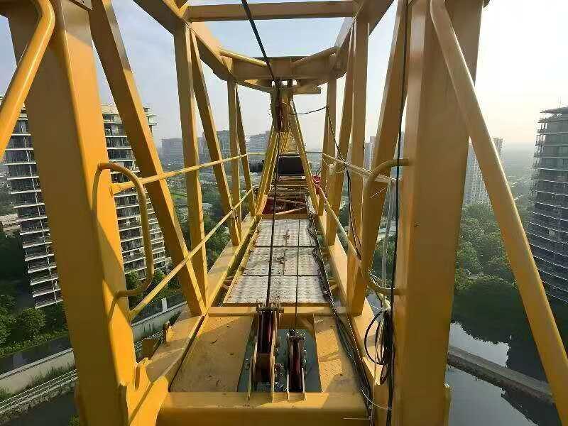 Used 23-year-old Zoomlion 7025-12 tower crane